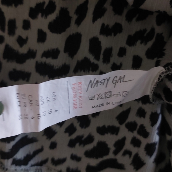 Nasty Gal Olive Green Animal Leopard Print Lightweight Flowy Trendy Mini Skirt - Picture 11 of 12